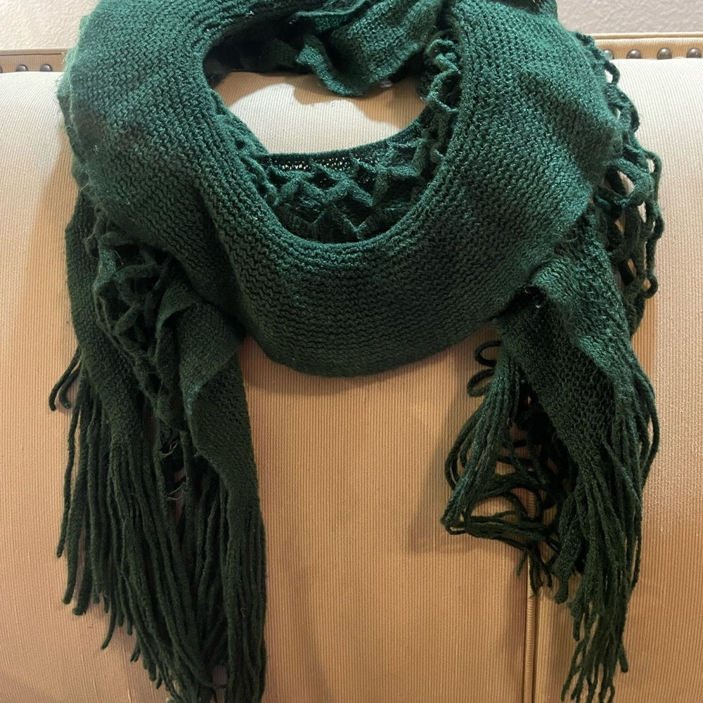 Elegant Green Knit Scarf